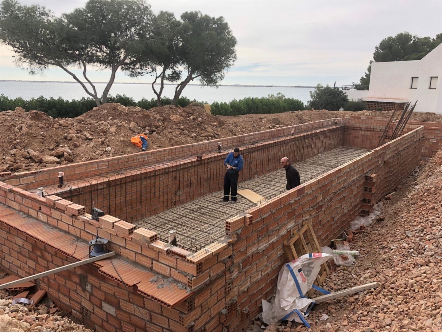 ENCOFRADO - paso construcción de piscinas en Altafulla